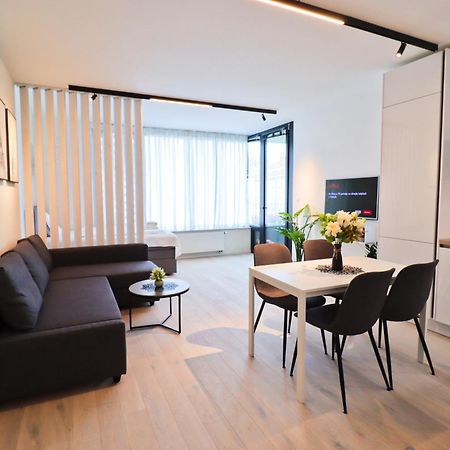 Sunny Apartment In Smichov, Prague 5 Luaran gambar