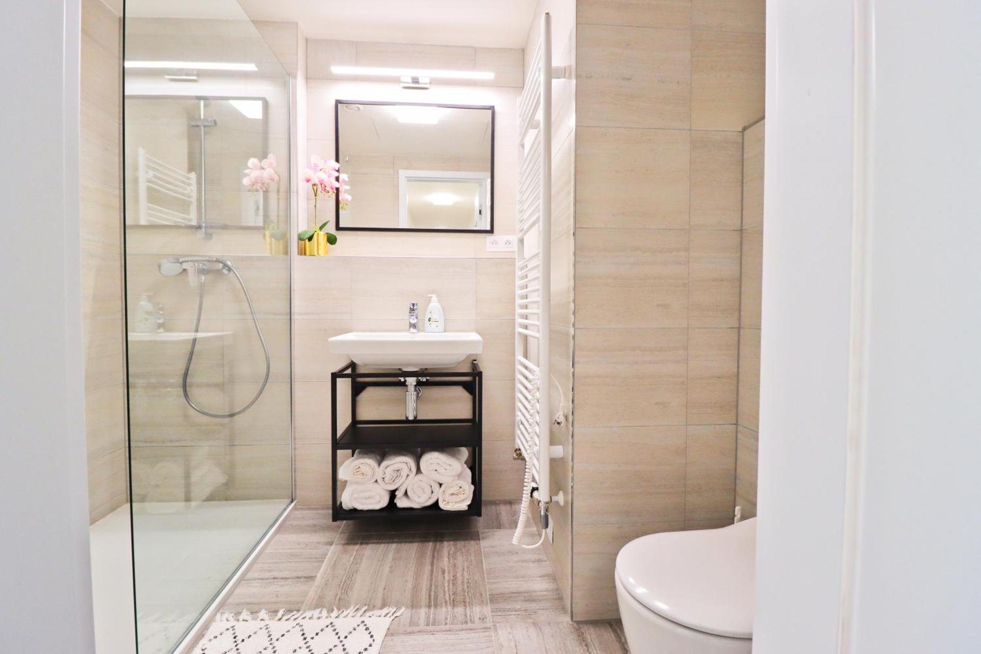 Sunny Apartment In Smichov, Prague 5 Luaran gambar