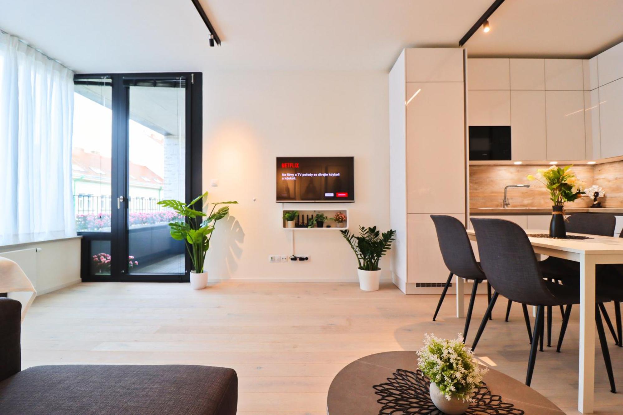 Sunny Apartment In Smichov, Prague 5 Luaran gambar