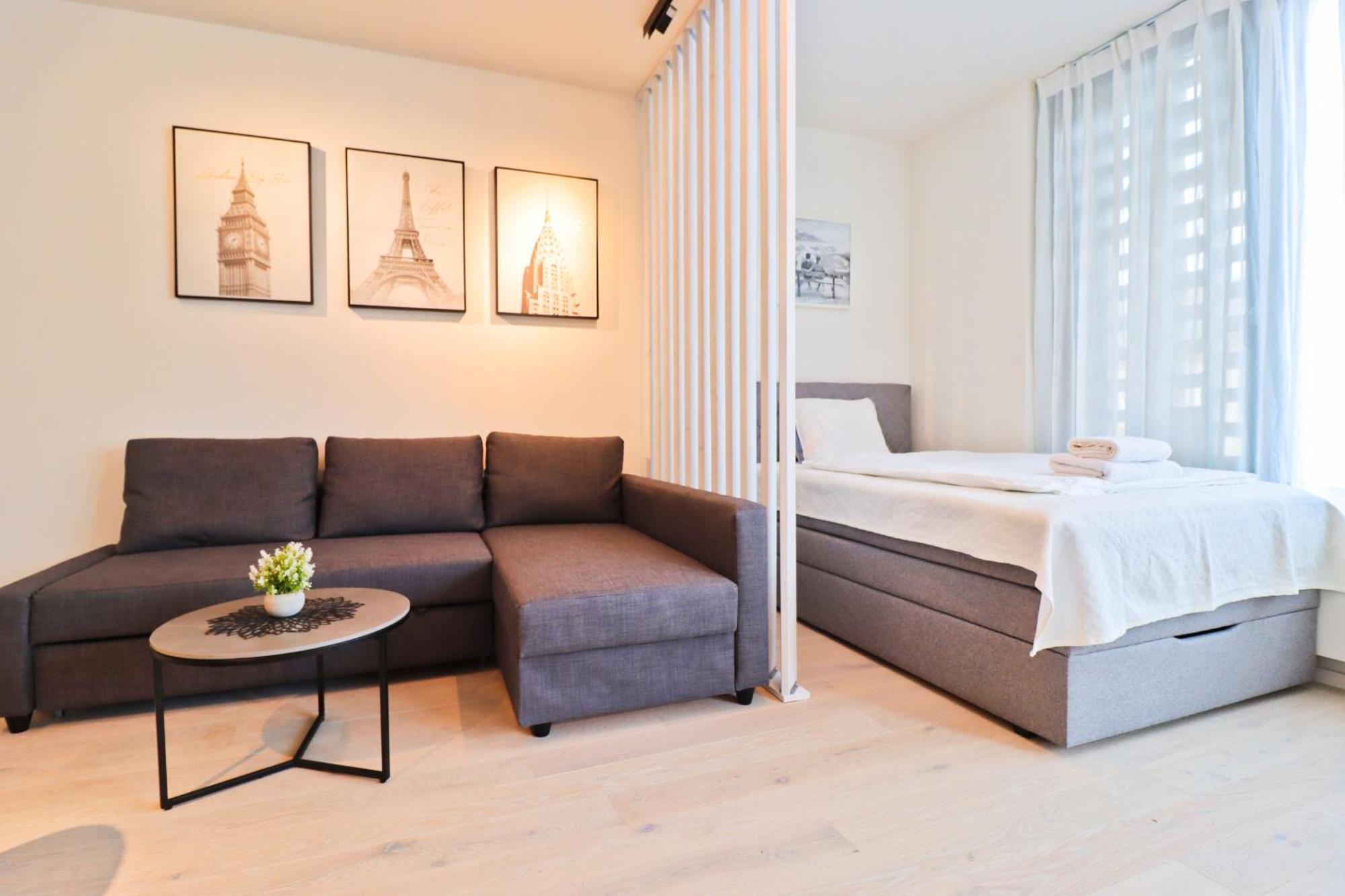 Sunny Apartment In Smichov, Prague 5 Luaran gambar